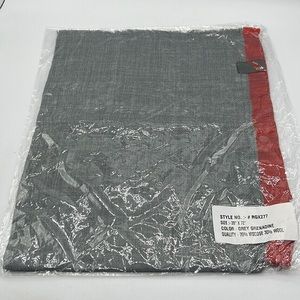 Robert Graham Scarf 20” x 72” Grey Grenadine Fringed Ends NWOT